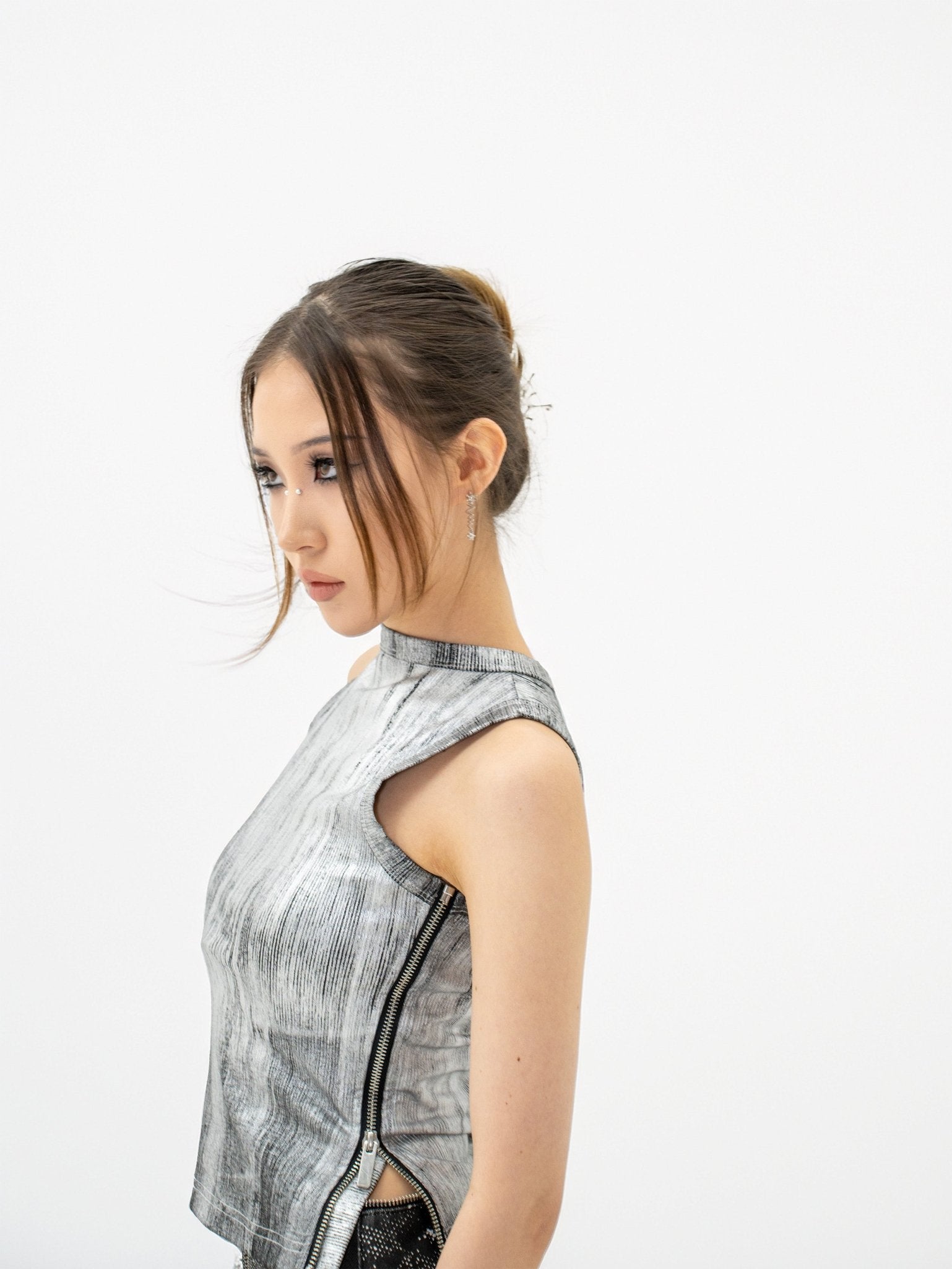 The Obscura Zipper Top - Fragile Base