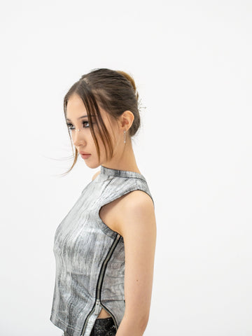The Obscura Zipper Top