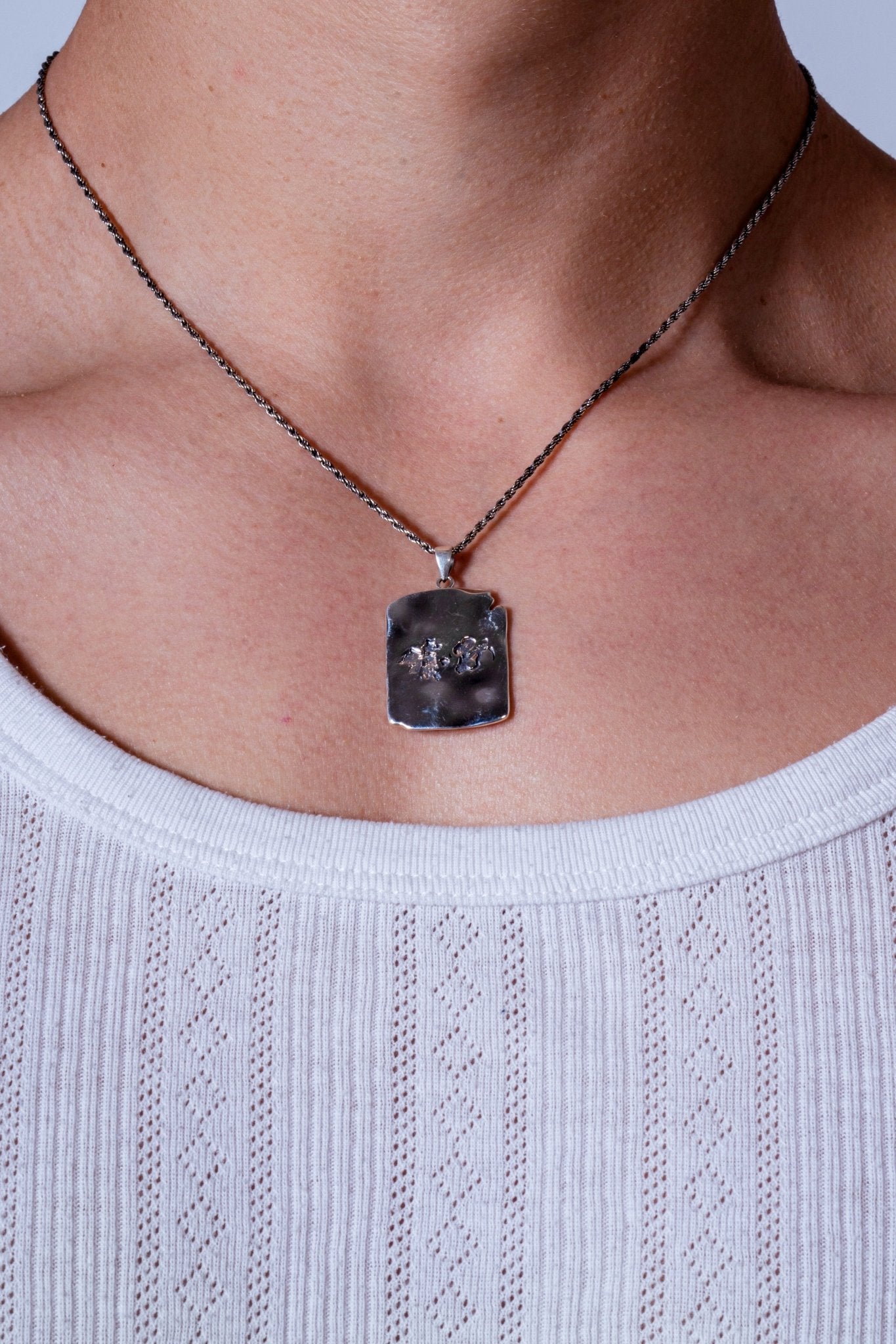 Resilient Fractured Pendant - Fragile Base
